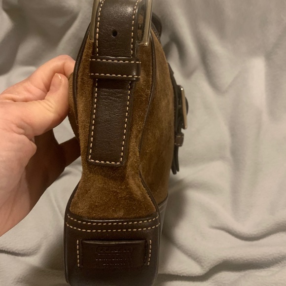 Coach Hampton brown leather and suede baguette bag - Picture 7 of 14
